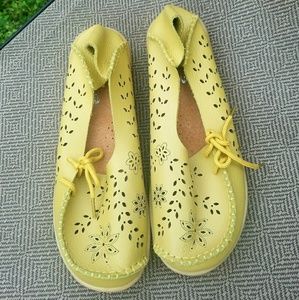 NWOT Women Casual lace up loafers